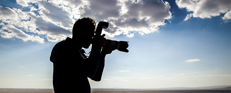 Homem fotografando Homem fotografando