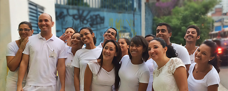 Turma que realizou os atendimentos de quick massage Turma que realizou os atendimentos de quick massage