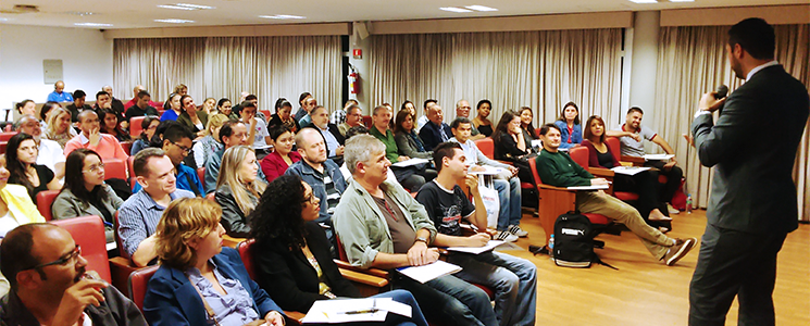 Palestrante e público participante Palestrante e público participante