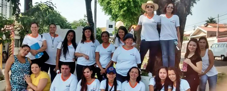 Turma de alunos reunidos Turma de alunos reunidos