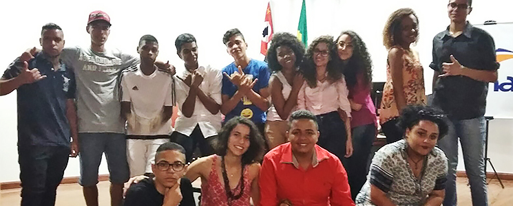 Alunos reunidos Alunos reunidos