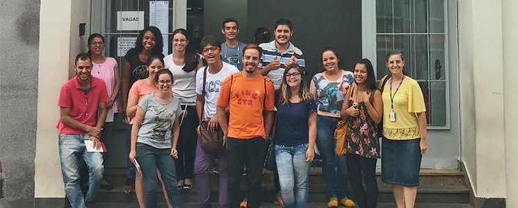 Alunos em frente ao PAT Itapetininga Alunos em frente ao PAT Itapetininga