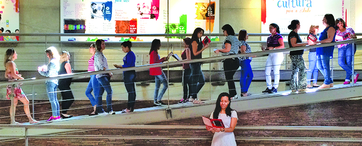 Turma na exposição Diálogo no Escuro Turma na exposição Diálogo no Escuro