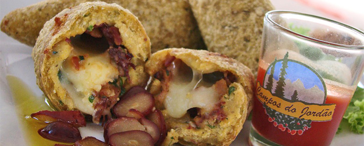 Bolinho caipira de pinhão Bolinho caipira de pinhão