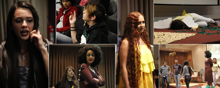 Cenas da apresentação teatral feita pelos alunos Cenas da apresentação teatral feita pelos alunos