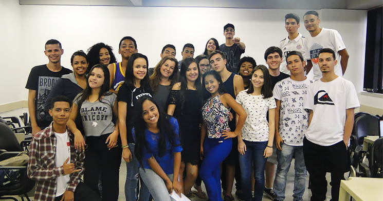 Alunos do programa Aprendizagem do Senac Jabaquara estudam análise Swot Alunos do programa Aprendizagem do Senac Jabaquara estudam análise Swot