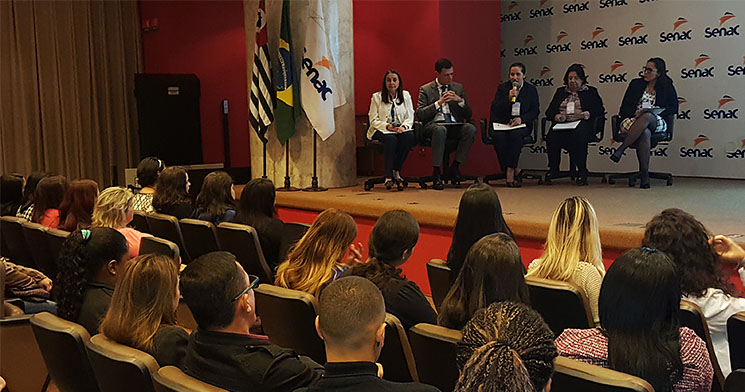 Da esq. para dir.: Ana Zanovello, executiva de contas do Senac; Alex Marques, diretor geral da Cruzada Bandeirante São Camilo; Cristiane Mendes, gerente no Hospital Santa Joana e Selma Santos, gerente na Congregação Santa Catarina Da esq. para dir.: Ana Zanovello, executiva de contas do Senac; Alex Marques, diretor geral da Cruzada Bandeirante São Camilo; Cristiane Mendes, gerente no Hospital Santa Joana e Selma Santos, gerente na Congregação Santa Catarina