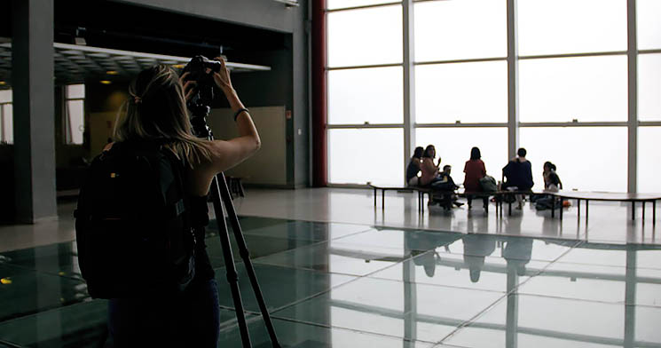 Mulher participa de workshop de produção de vídeo do Senac Tatuapé Mulher participa de workshop de produção de vídeo do Senac Tatuapé
