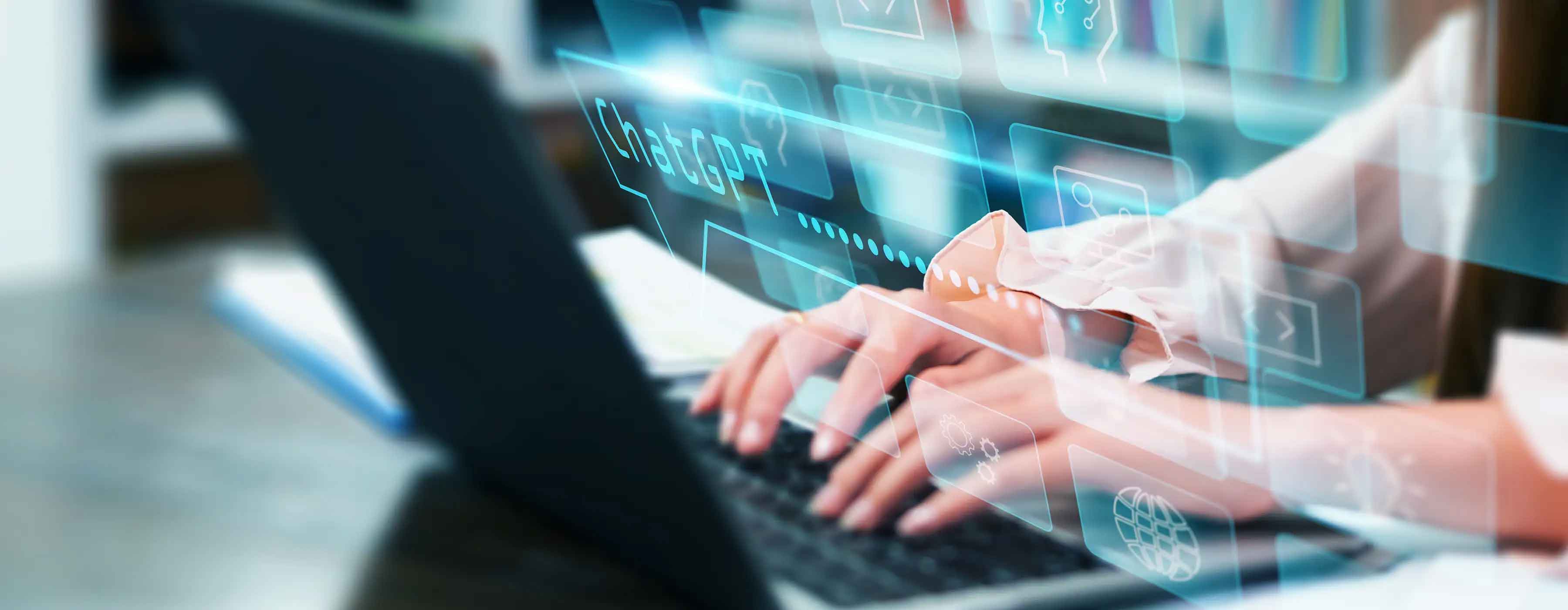 Inteligência Artificial Descomplicada ¿ imagem das mãos de um homem digitando em laptop junto a uma mão robótica com elementos digitais.