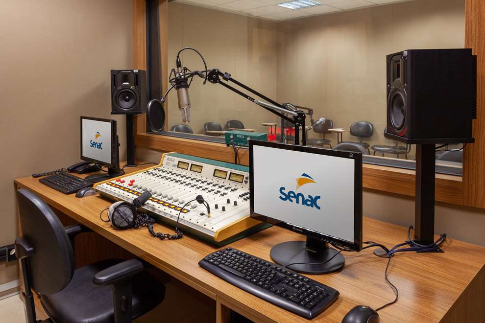 laboratorio educacional de rádio