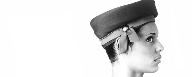 Chapéu estilo Beret, anos 1960, exposto na mostra Marthe – estilo em chapéus de alta costura, promovida pelo Centro de Moda e Decoração. São Paulo, SP, 1995. Chapéu estilo Beret, anos 1960, exposto na mostra Marthe – estilo em chapéus de alta costura, promovida pelo Centro de Moda e Decoração. São Paulo, SP, 1995.