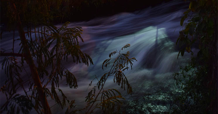 Imagem noturna de efeitos coloridos gerados pelo movimento das águas do Rio Piracicaba, feita por Cristina Oliveira Romanin, conquistou o primeiro lugar na categoria Câmera Imagem noturna de efeitos coloridos gerados pelo movimento das águas do Rio Piracicaba, feita por Cristina Oliveira Romanin, conquistou o primeiro lugar na categoria Câmera